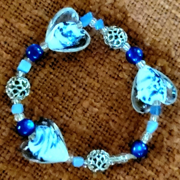 COPY - 🦋Handcrafted Blue/White/Clear Glass 💙 Beaded Bracelet - Picture 4 of 11